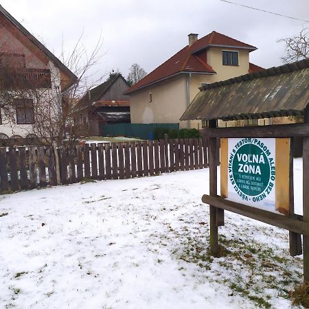 Gazdovsky Dvor "U Tlaciarov" Liptovský Trnovec Exteriör bild