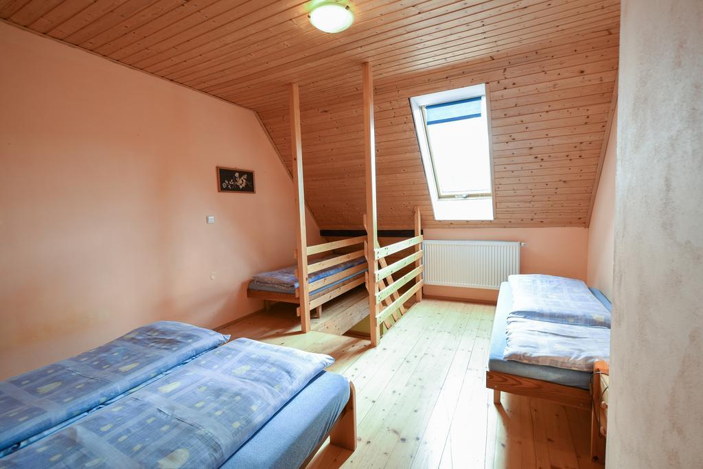 Gazdovsky Dvor "U Tlaciarov" Liptovský Trnovec Exteriör bild